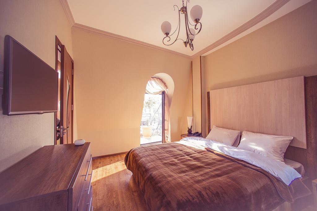 Royal Venezia Hotel Batoumi Extérieur photo