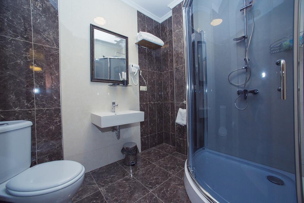 Royal Venezia Hotel Batoumi Chambre photo