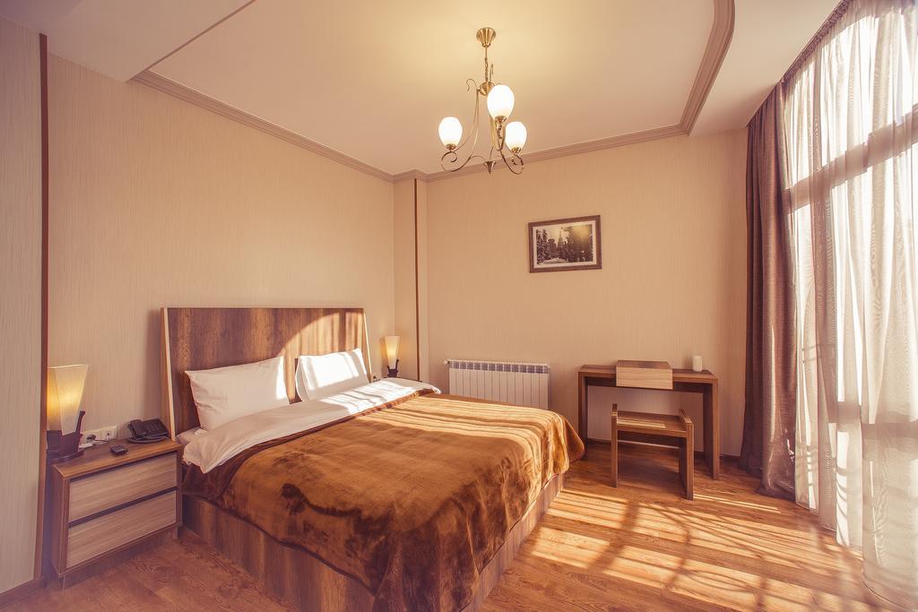 Royal Venezia Hotel Batoumi Chambre photo