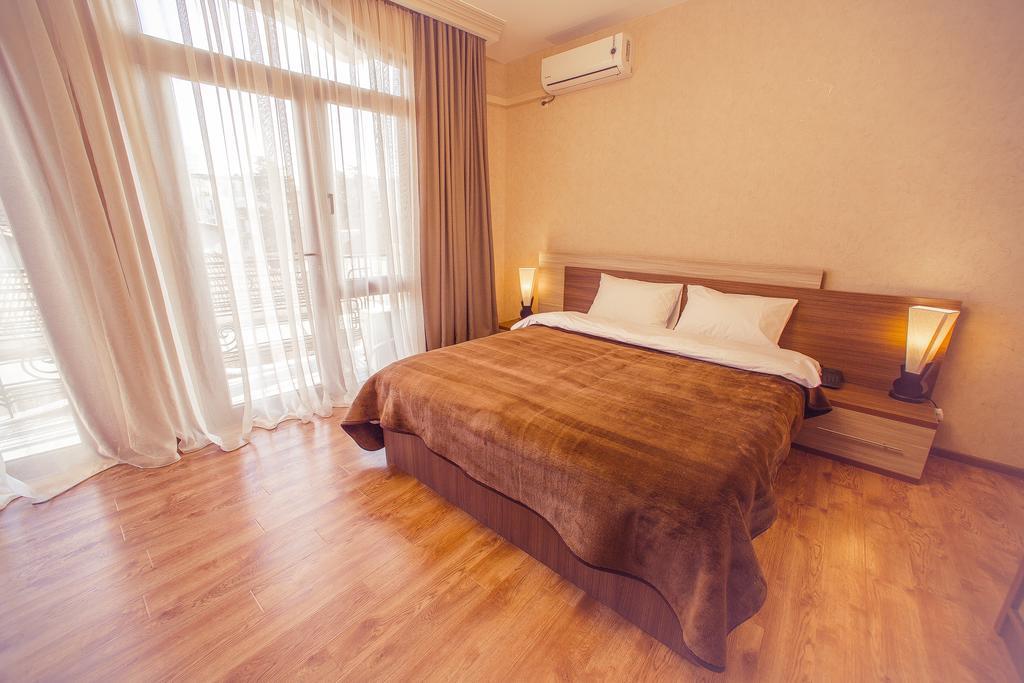 Royal Venezia Hotel Batoumi Chambre photo