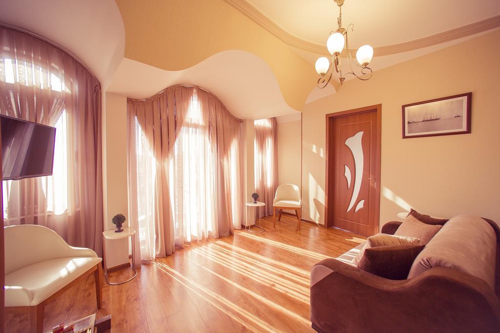 Royal Venezia Hotel Batoumi Chambre photo